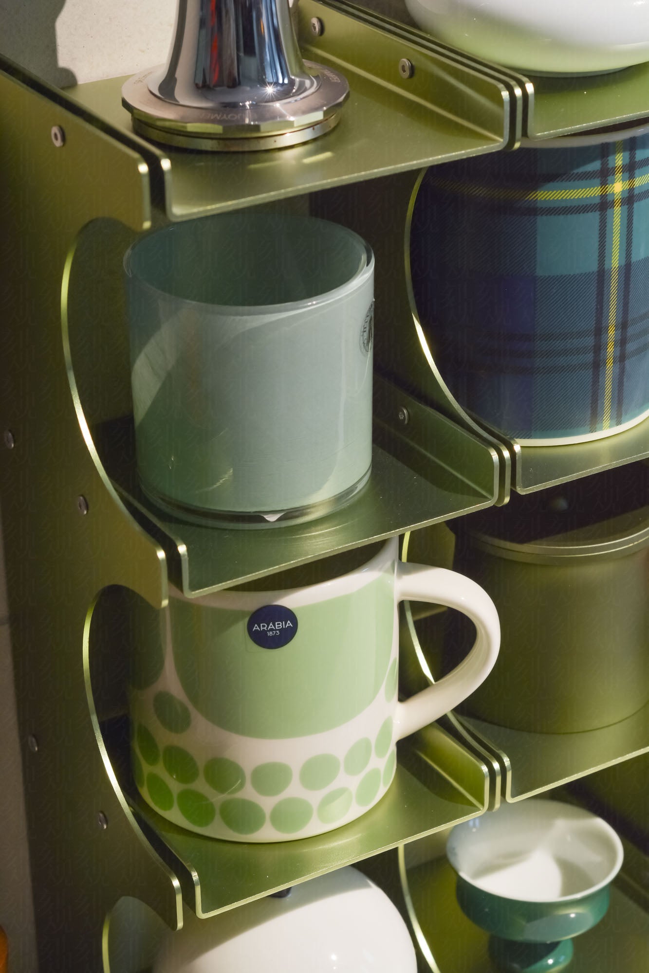 Aluminum Desktop Shelf for mugs