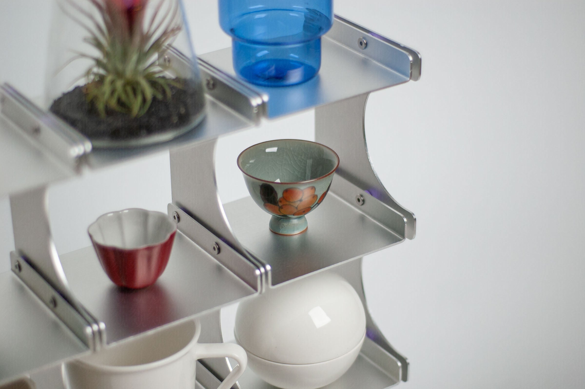 Aluminum Desktop Shelf for mugs