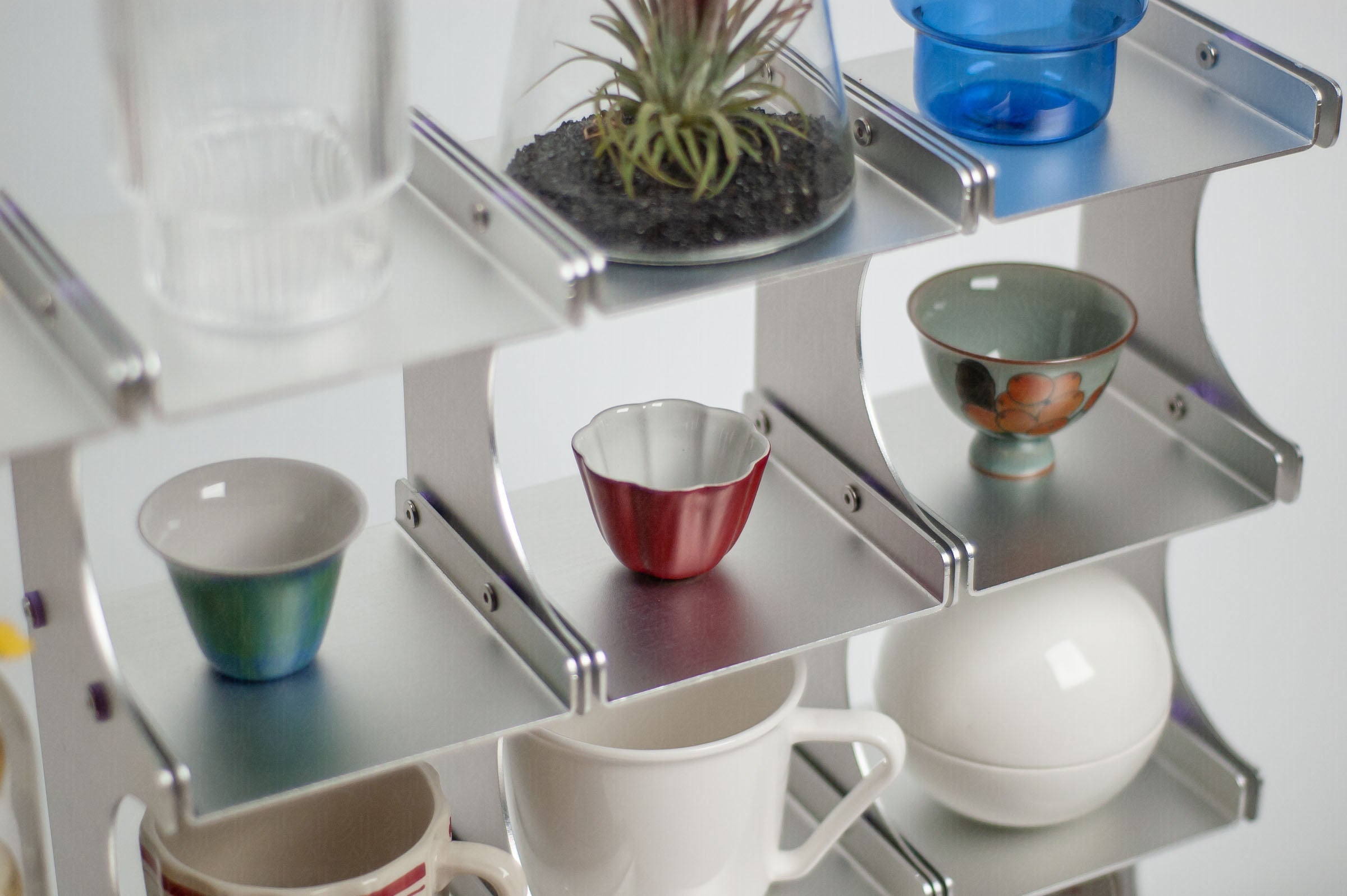 Aluminum Desktop Shelf for mugs