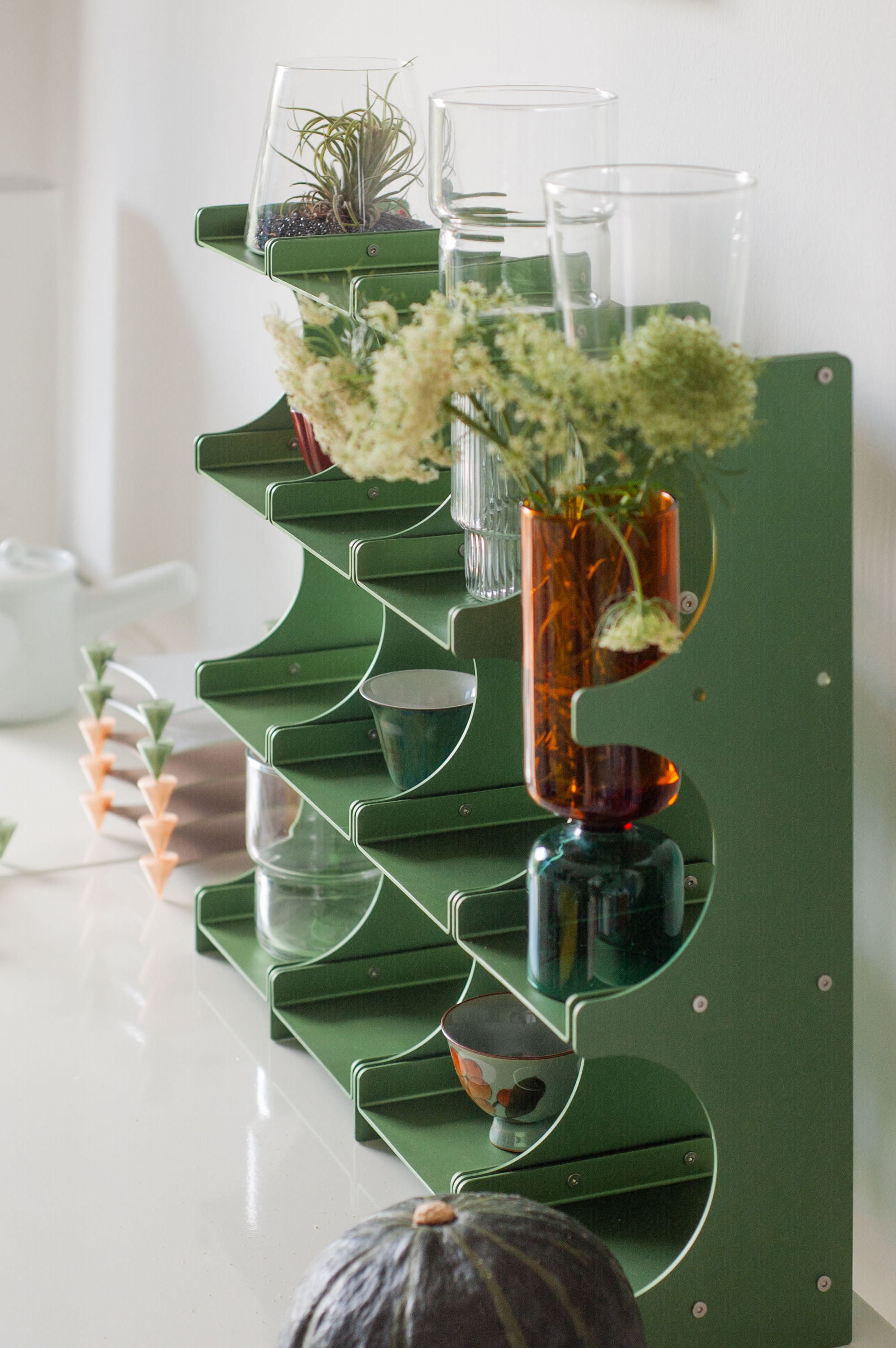 Aluminum Desktop Shelf for mugs