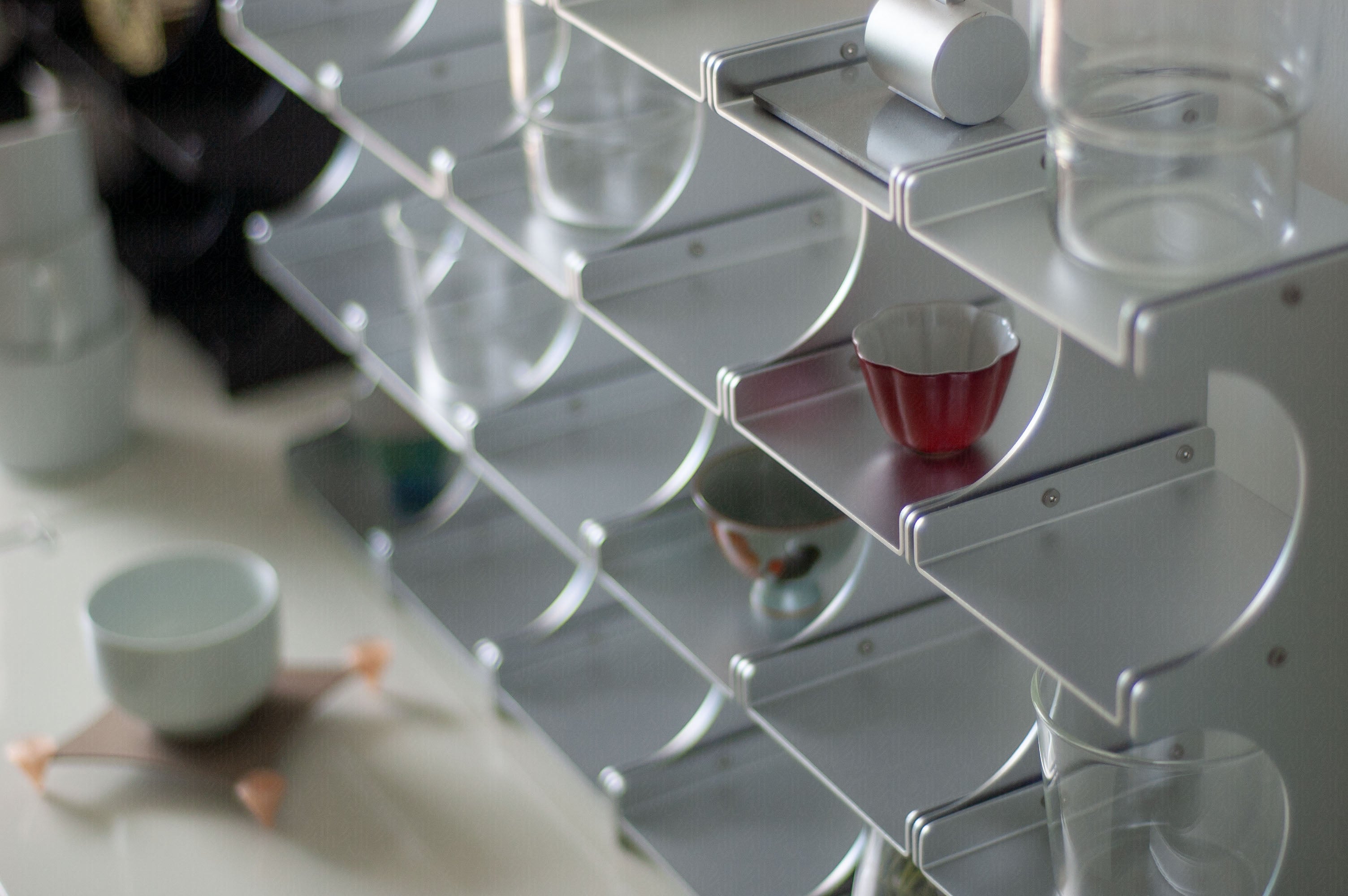 Aluminum Desktop Shelf for mugs