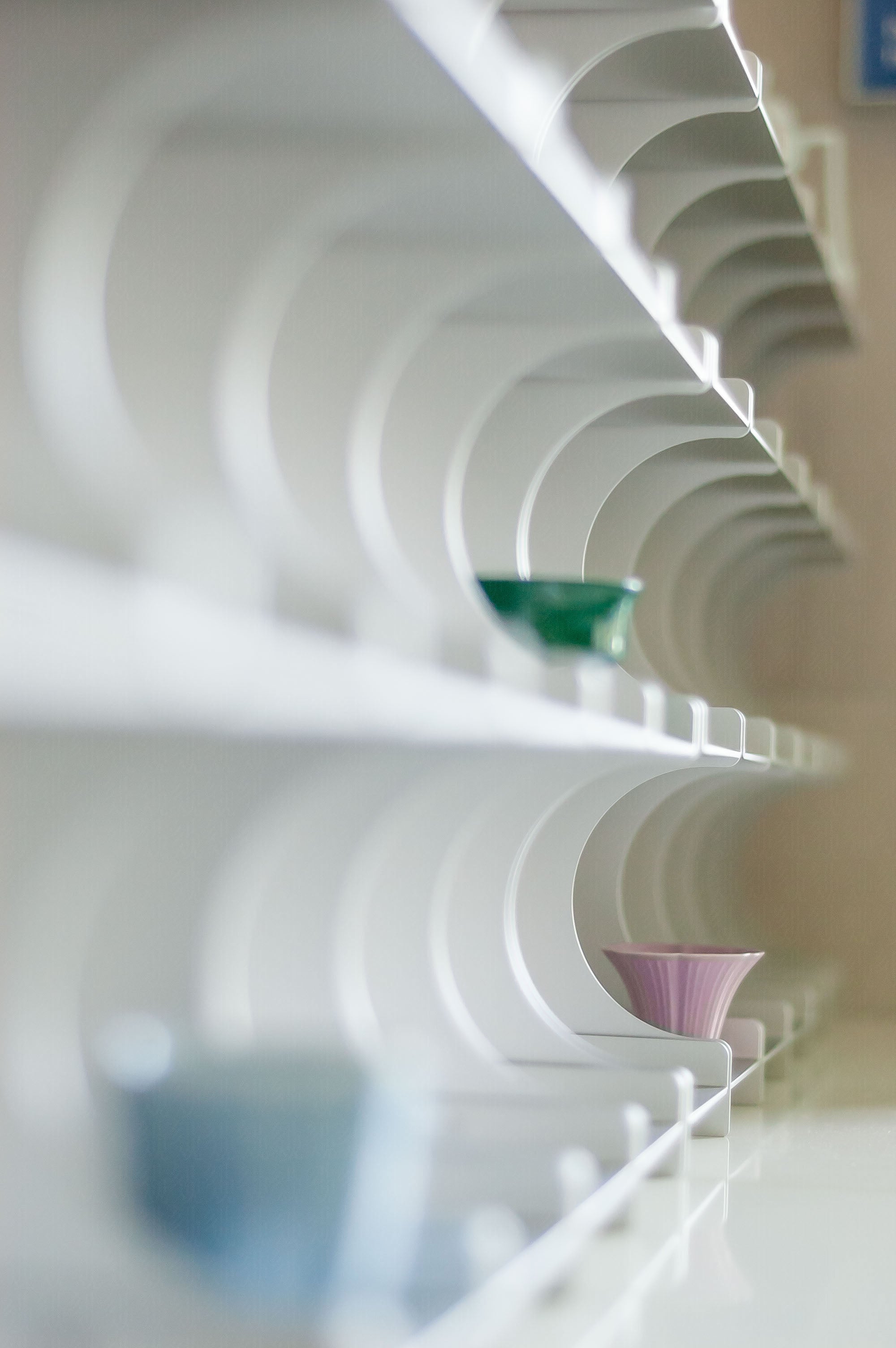 Aluminum Desktop Shelf for mugs