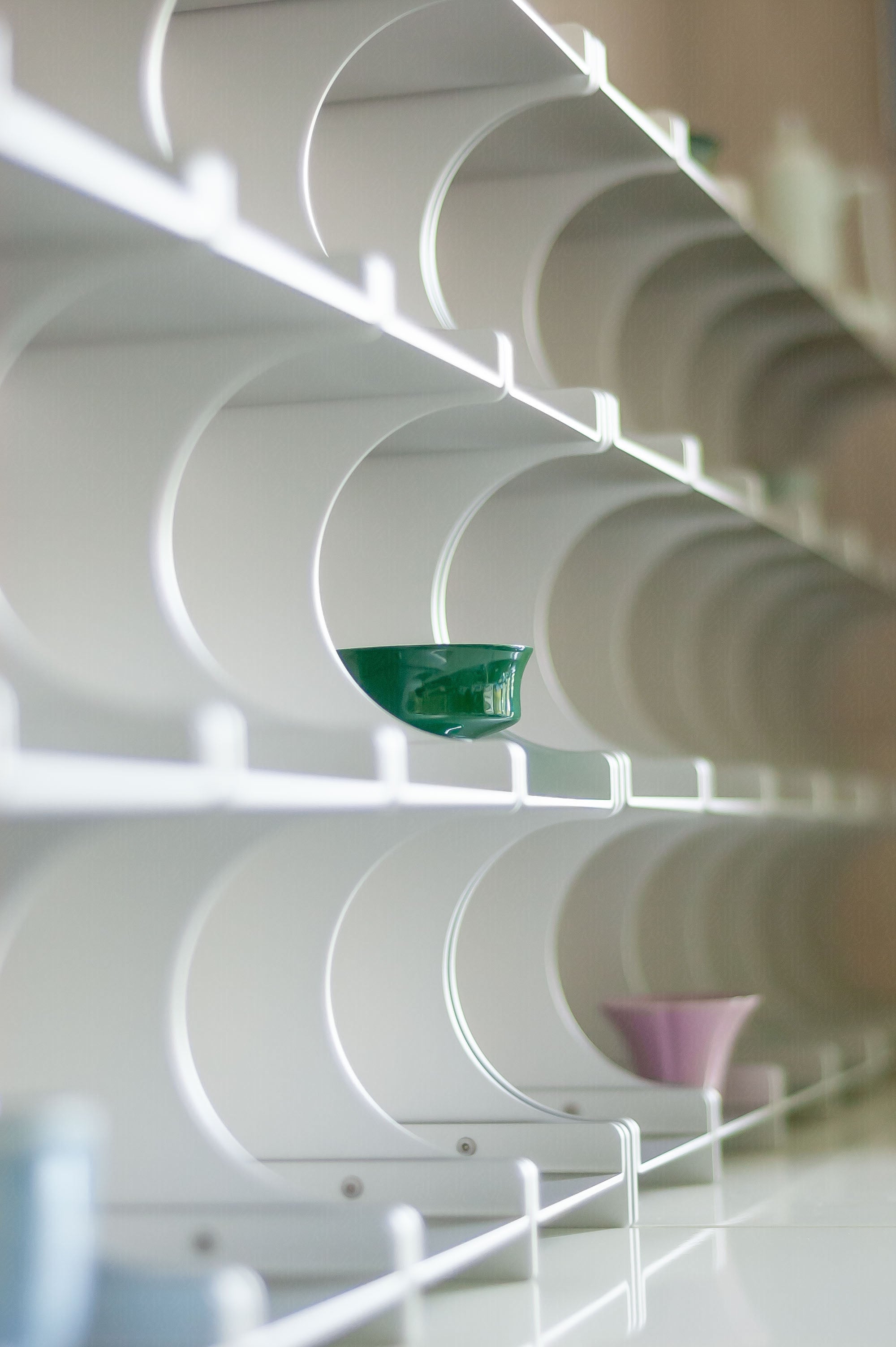 Aluminum Desktop Shelf for mugs